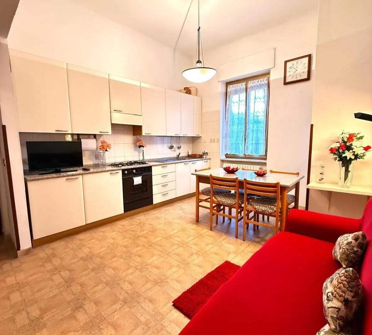 Classic Milan House 15 Minutes From Duomo 0*,  Italien