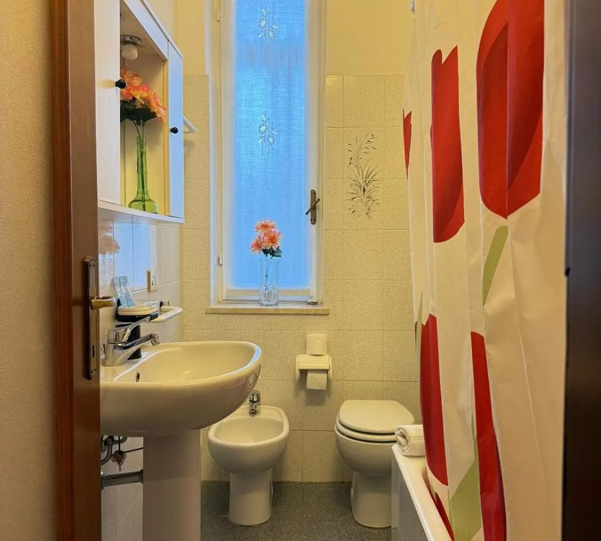 Classic Milan House 15 Minutes From Duomo Italien