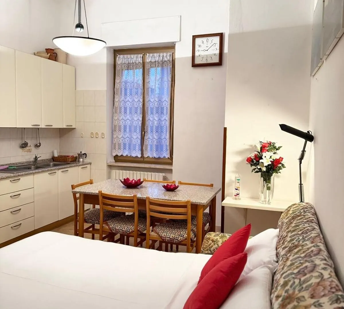 Апартаменты Classic Milan House 15 Minutes From Duomo