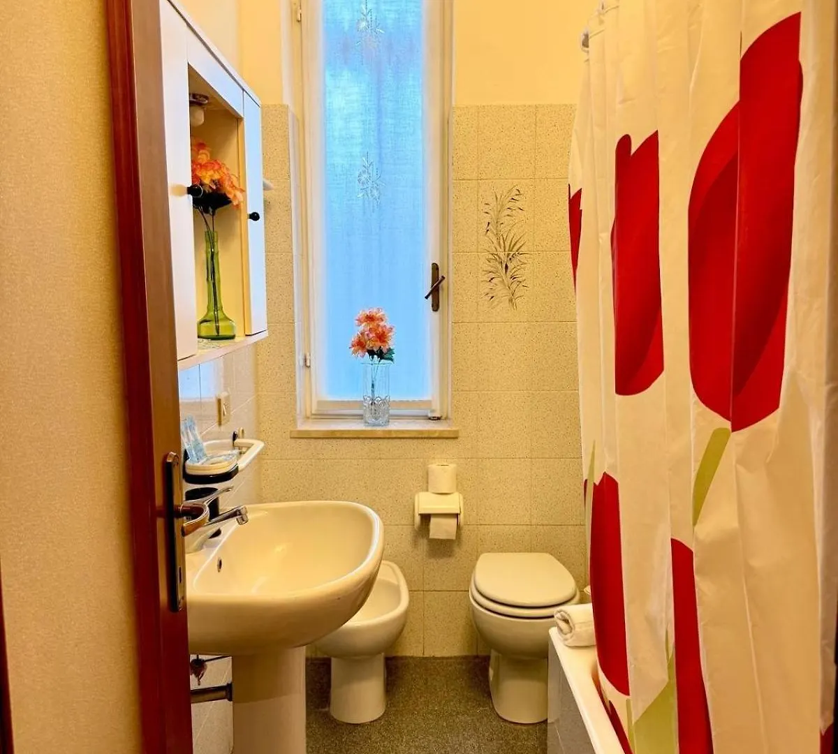 Апартаменты Classic Milan House 15 Minutes From Duomo